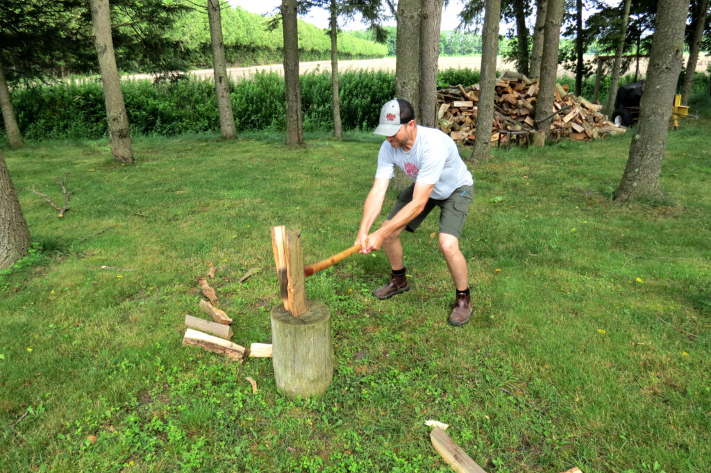 axe splitting wood